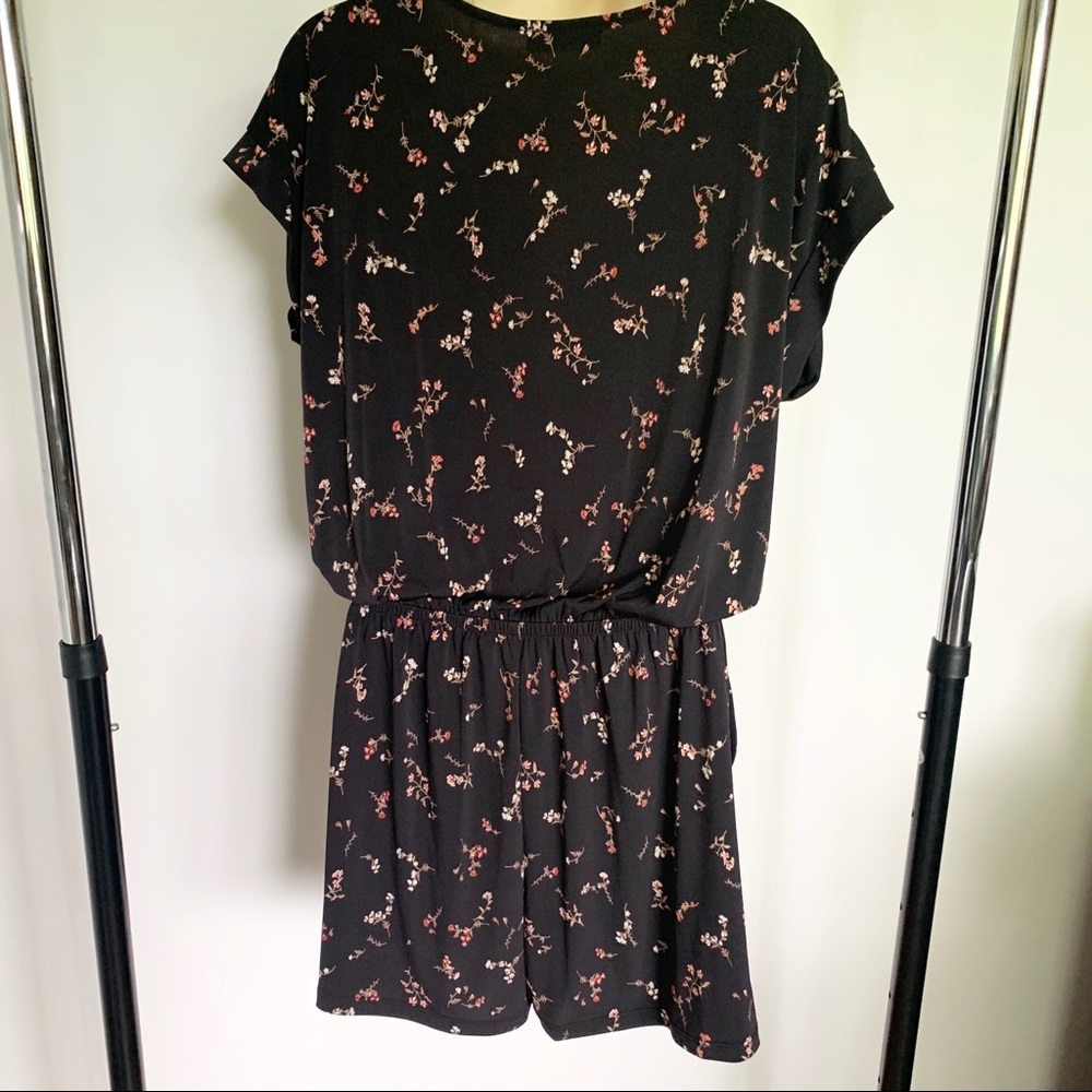 Black Short Sleeve Romper Floral Romper - Picture 11 of 13